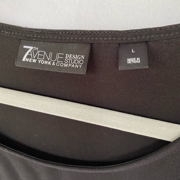 New York and Co. Black short sleeve top - Picture 4 of 5